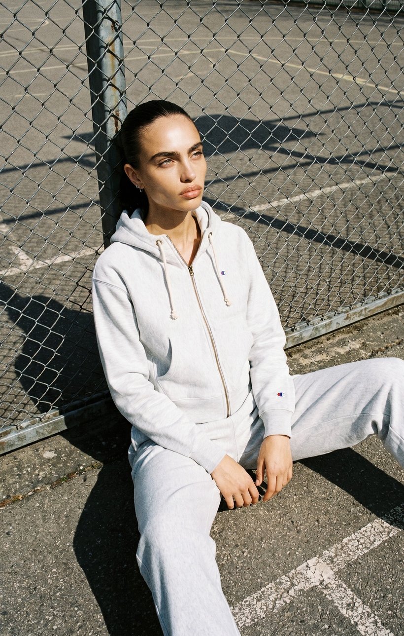 Champion Youth — grey fleece set on the court