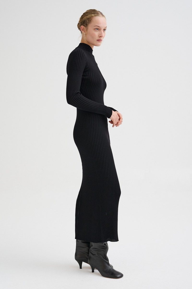 Roberto Collina — look, black ribbed knit dress, side